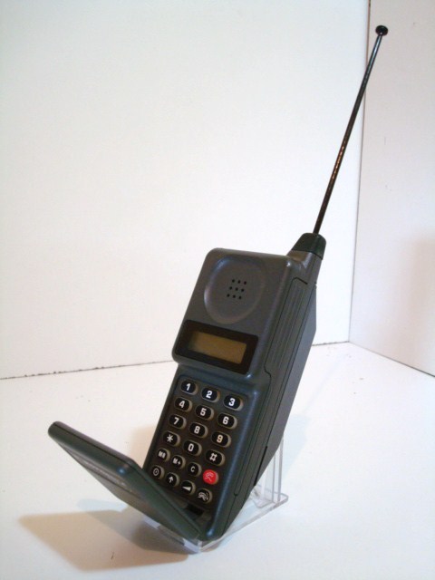 motorola-flip-phone-2-2-jpg.380114