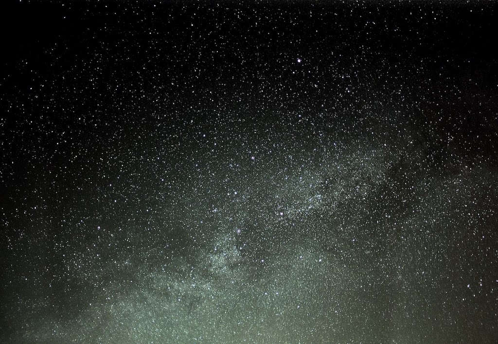 7-10-2010%20MilkyWay%20via%20jpg%20-%20Version%20color.jpg