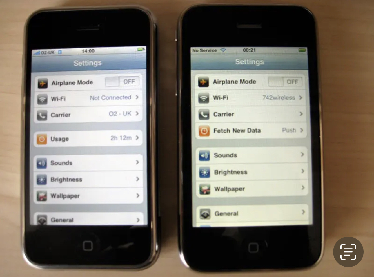 Желтит экран iphone 12