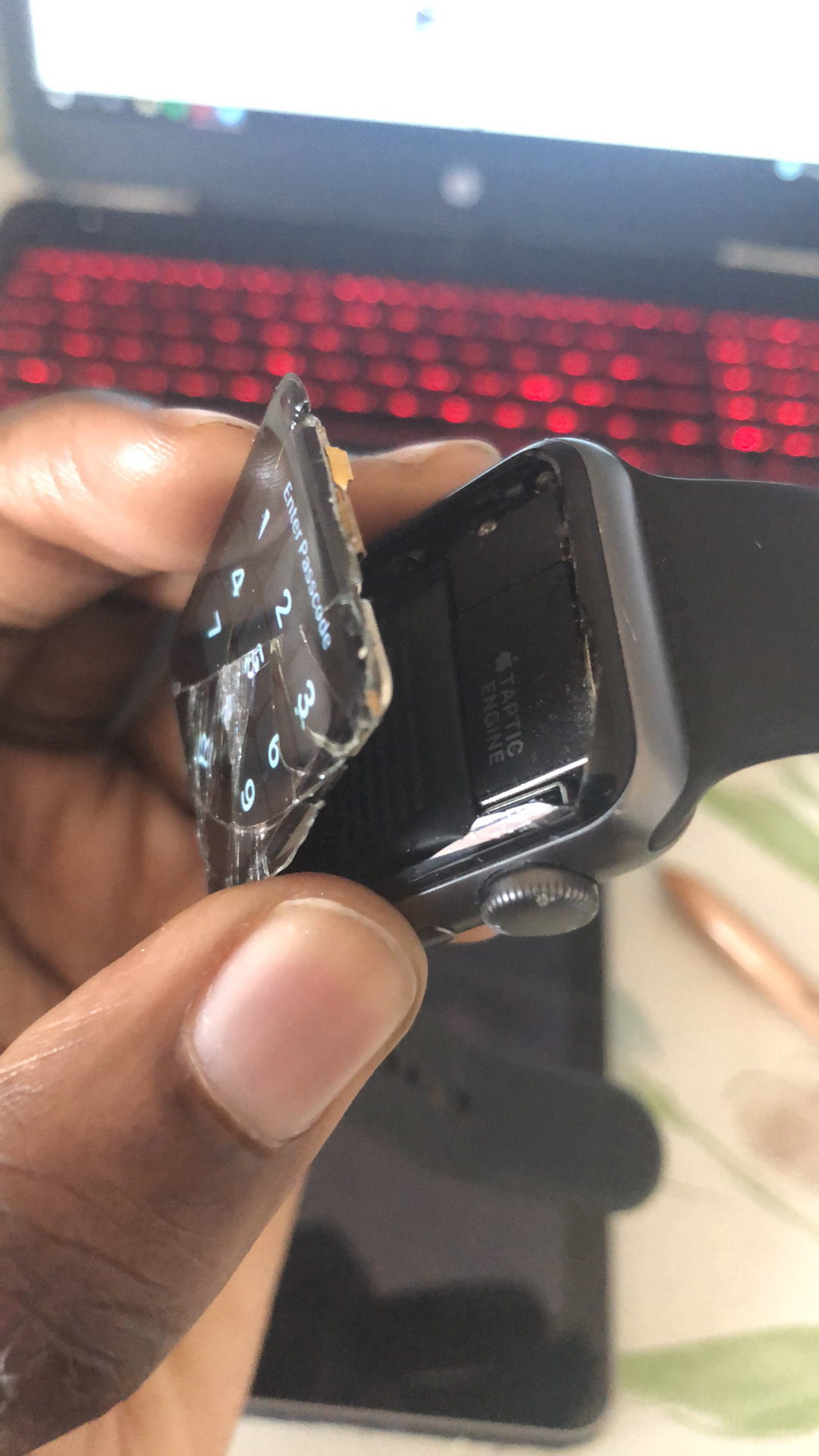 Apple Watch Series 3 screen cracked | MacRumors Forums