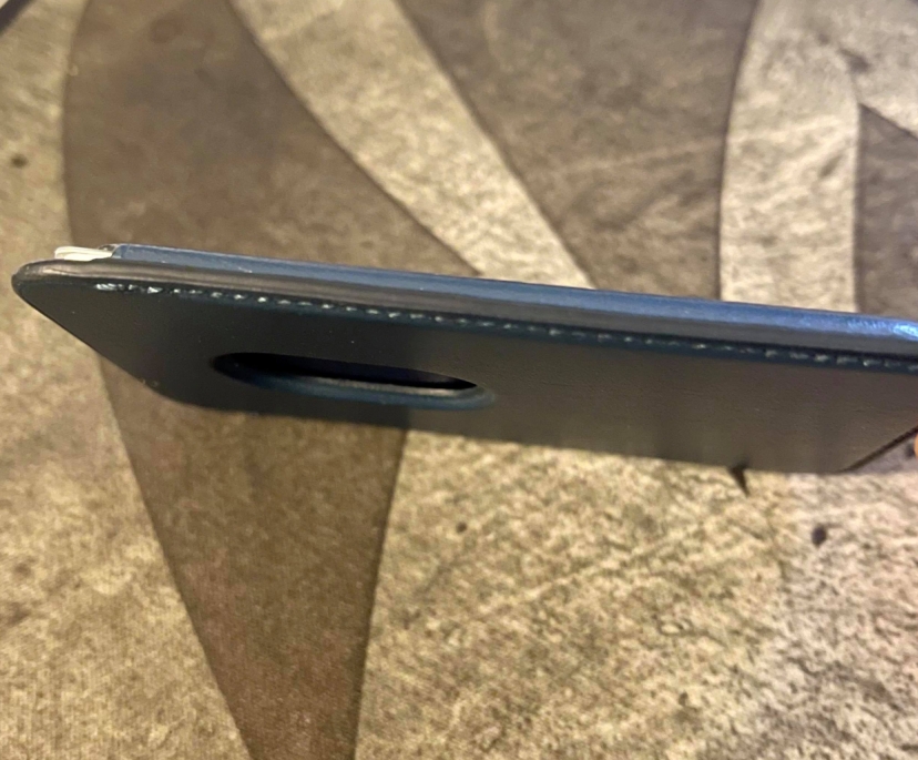 MagSafe wallet edges peeling/melting : r/MagSafe