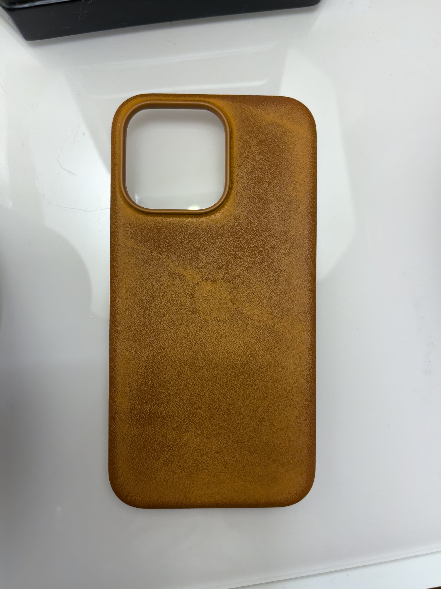 Golden Brown Leather iPhone 13 PM Case Patina. : r/iPhone13