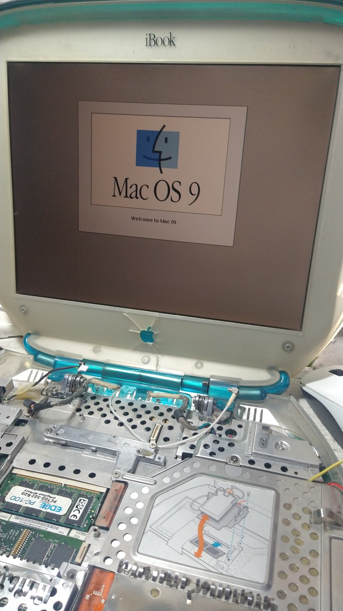 iBook G3 薄けれ クラムシェル iBook G3 薄けれ クラムシェル