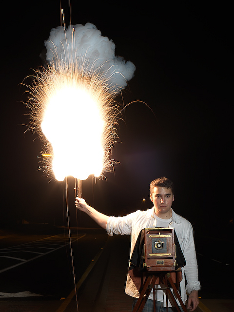 1909_Victor_Flash_Lamp.jpg