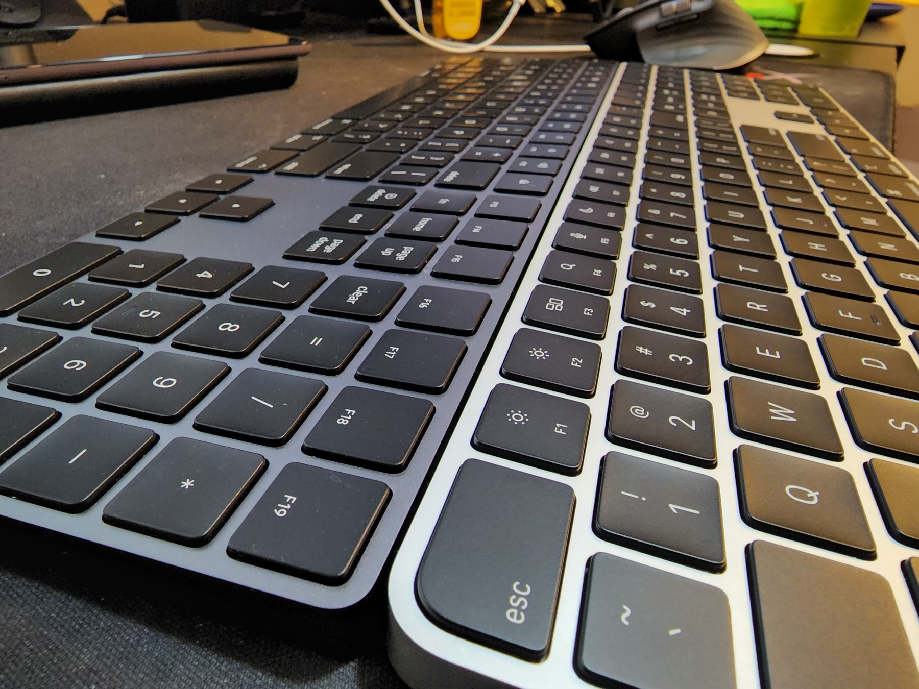 New Black Magic Keyboard with Touch ID Photos | MacRumors Forums