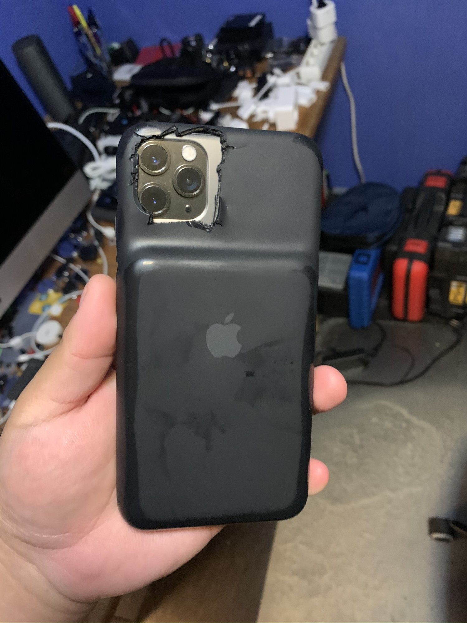 Iphone 12 pro батарея. Battery Case iphone \11 Pro Max. Iphone 11 Pro Max Battery. Battery Case для Apple iphone 11. Apple Smart Battery Case iphone 11.