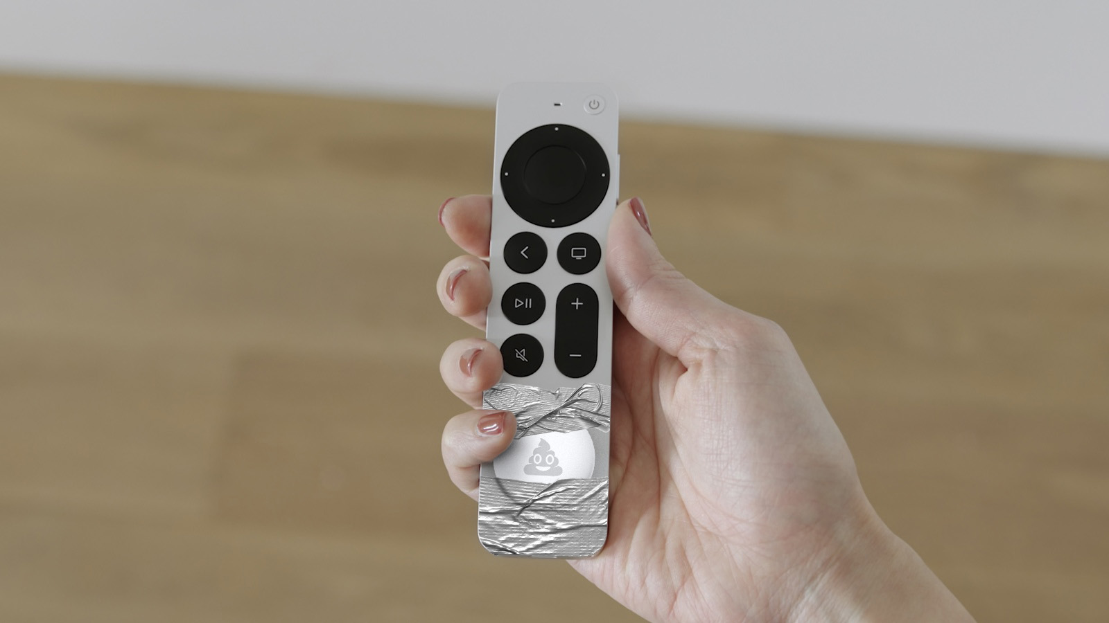 2021-apple-tv-siri-remote-wAirTag.jpg
