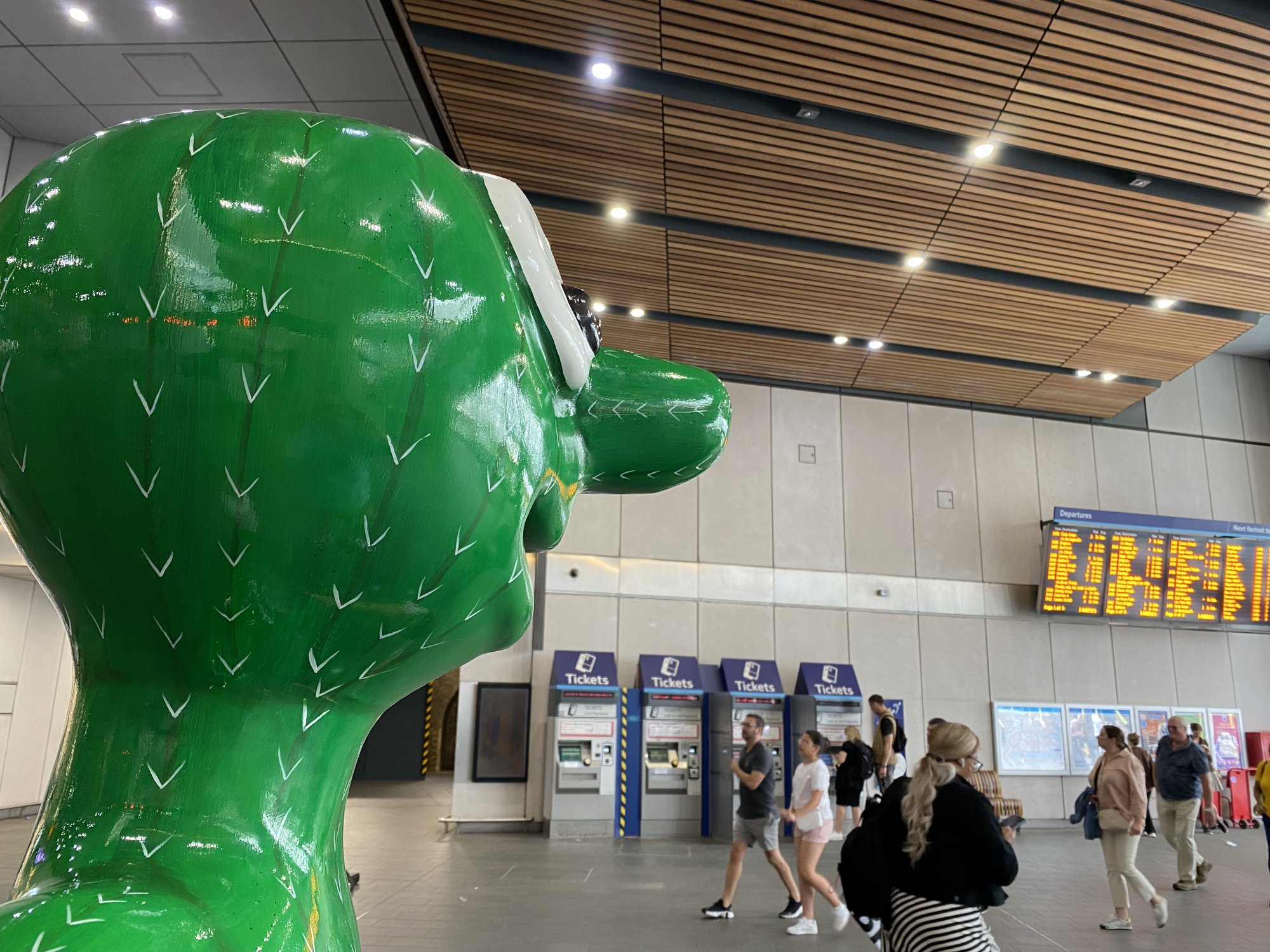 2023 - 28.07.23 - CACTUS MORPH, LONDON BRIDGE STATION.jpg