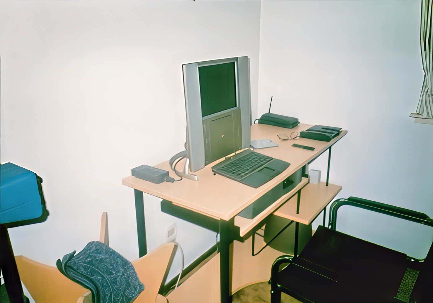 20th Anniversary Mac in my office.jpg