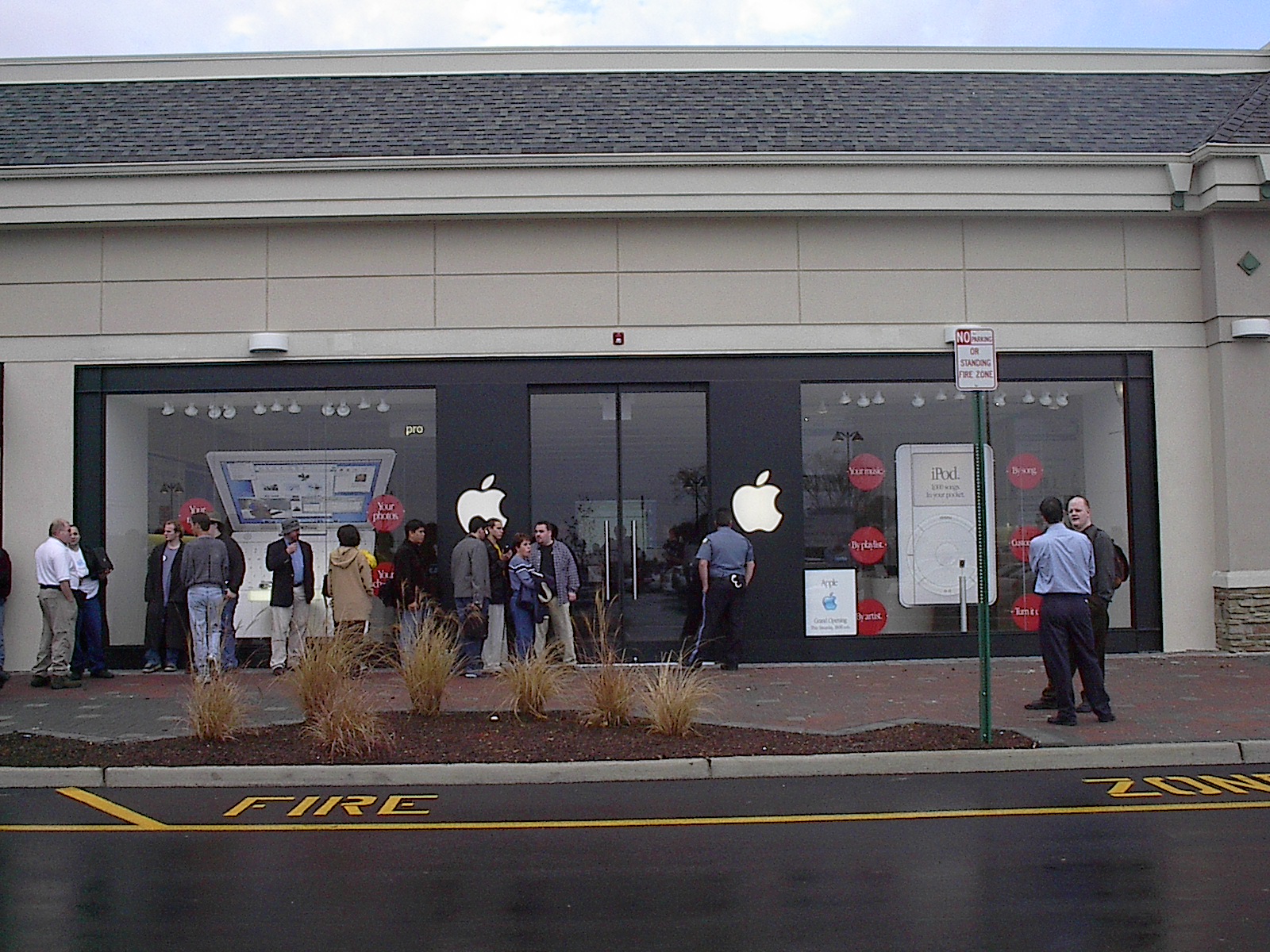 Apple temporarily closes Florida's Waterside Shops store for renovations  starting next month