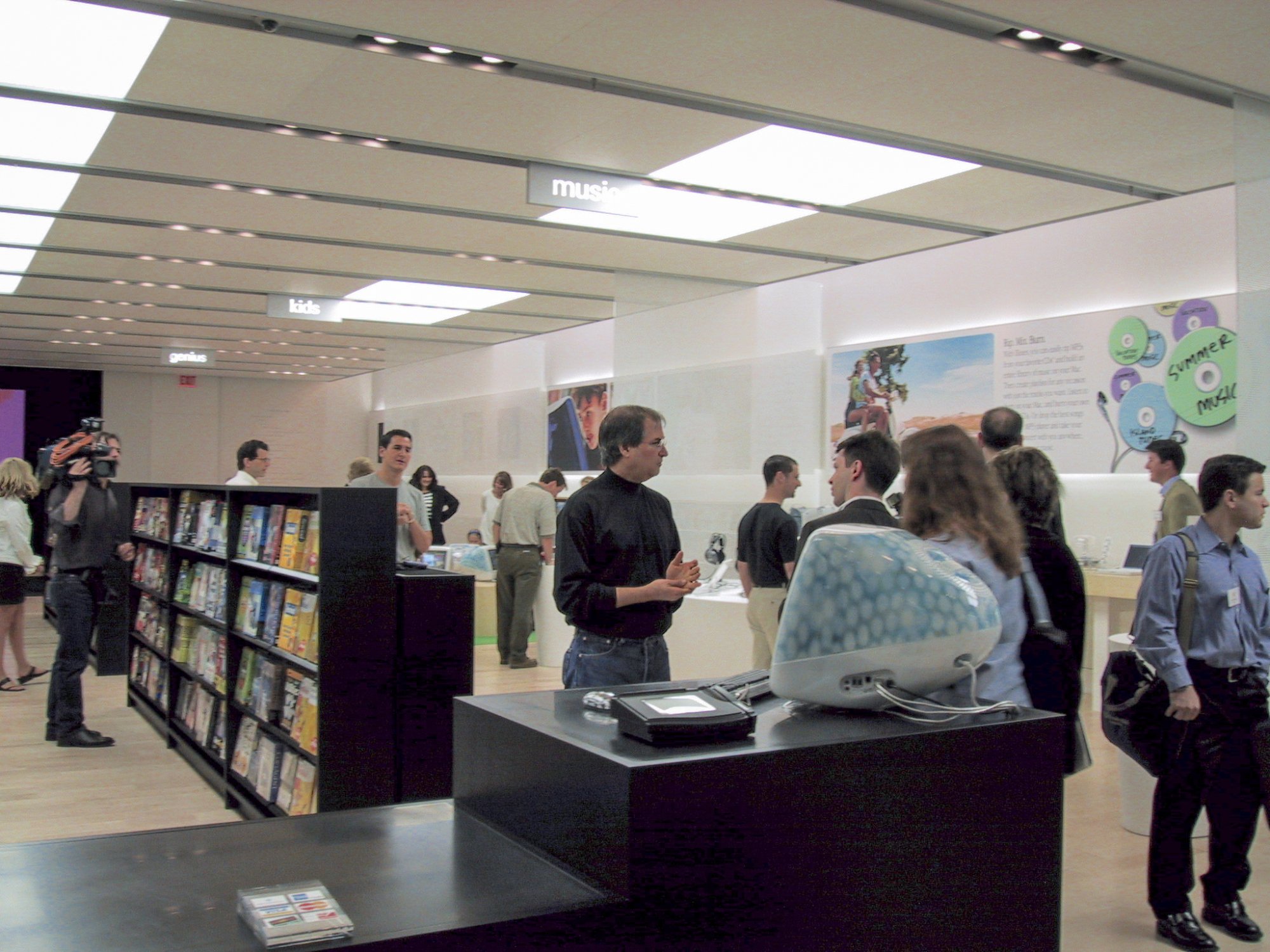 Apple's Redesigned and Relocated Tysons Corner Store Opens Today - MacRumors