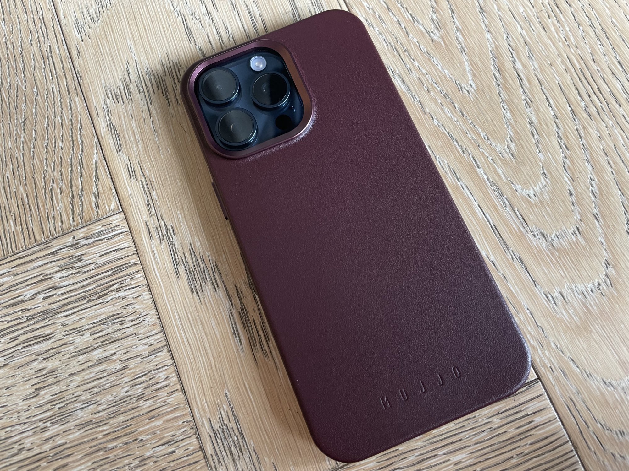 Mujjo Leather Case with MagSafe iPhone 15 Pro brown