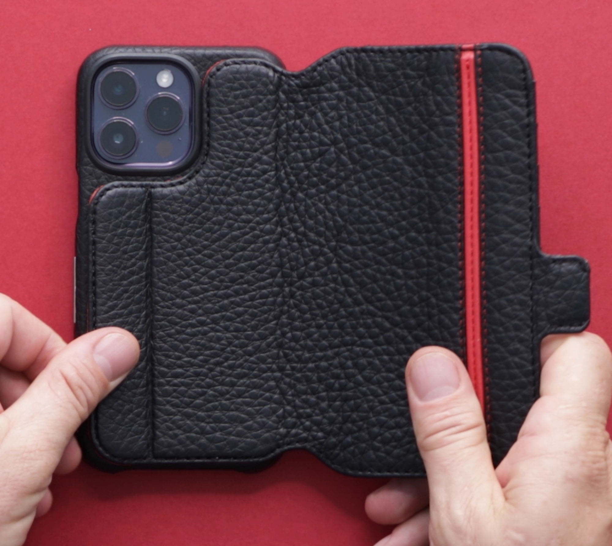 Customize your iPhone 15 Pro Max leather case - Vaja