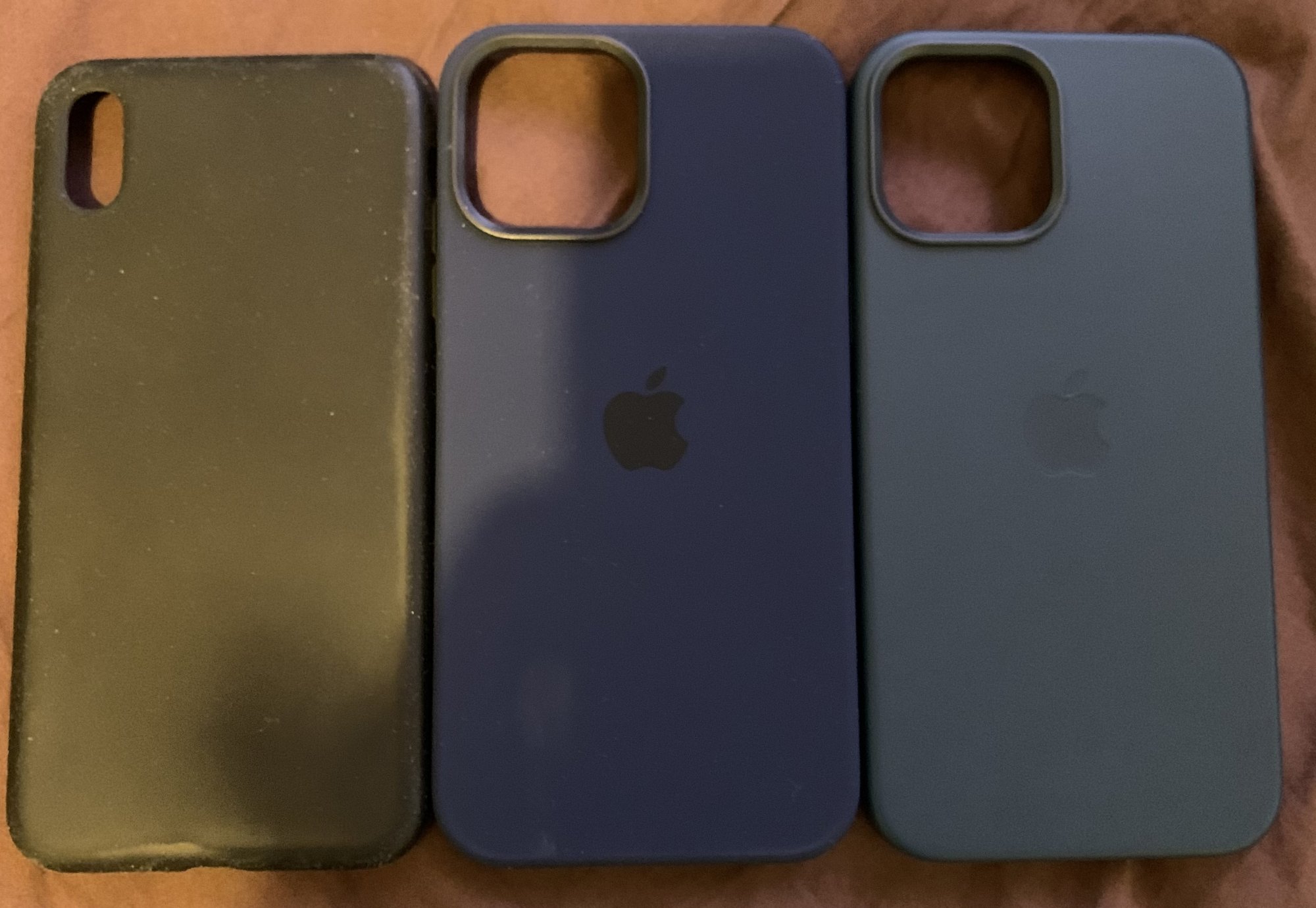 Iphone Xs Max Case Side By Side Iphone 12 Pro Max Cases Hardly No Difference Pictures Macrumors Forums