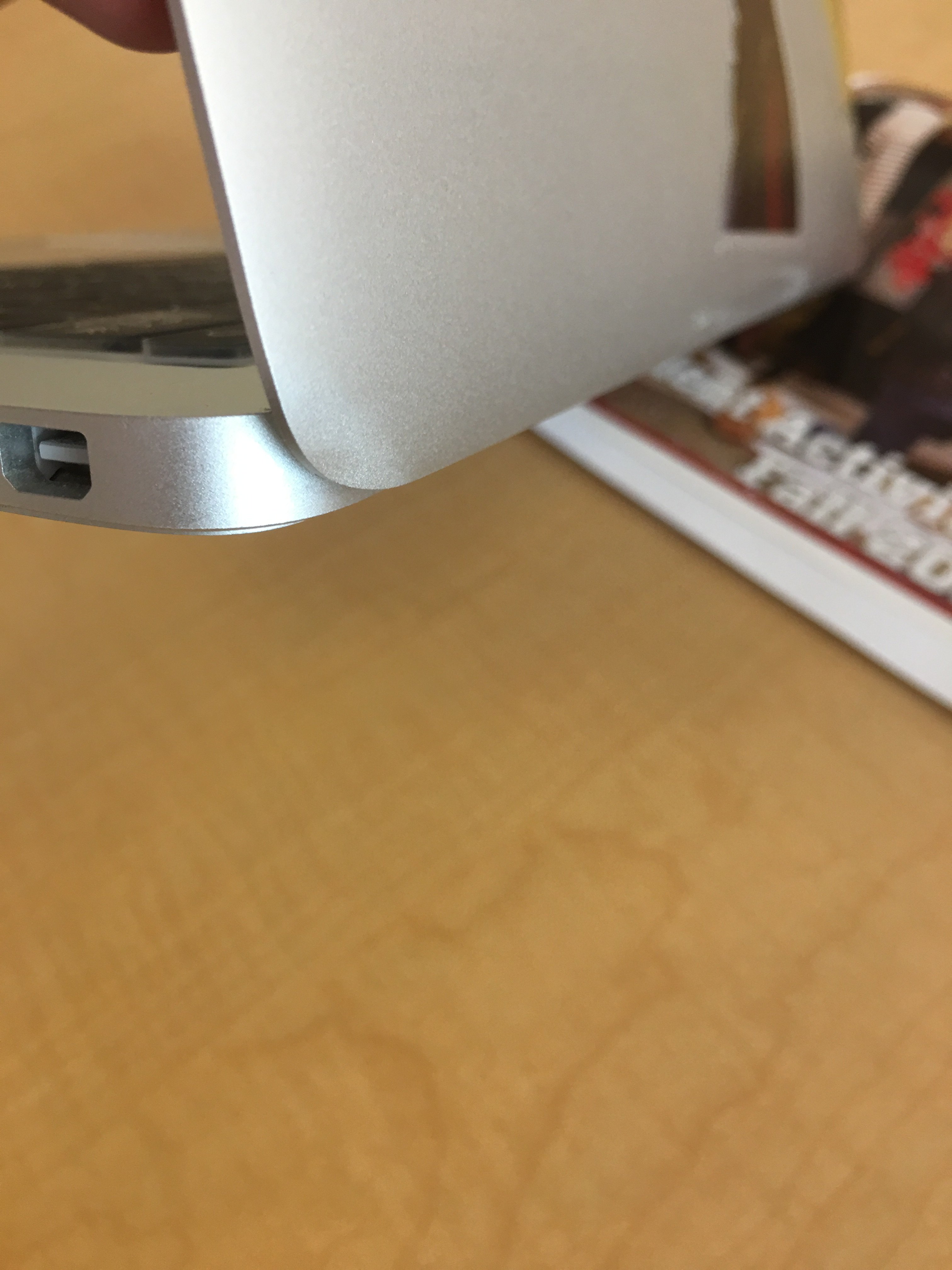 Bent corner on MacBook Air? | MacRumors Forums