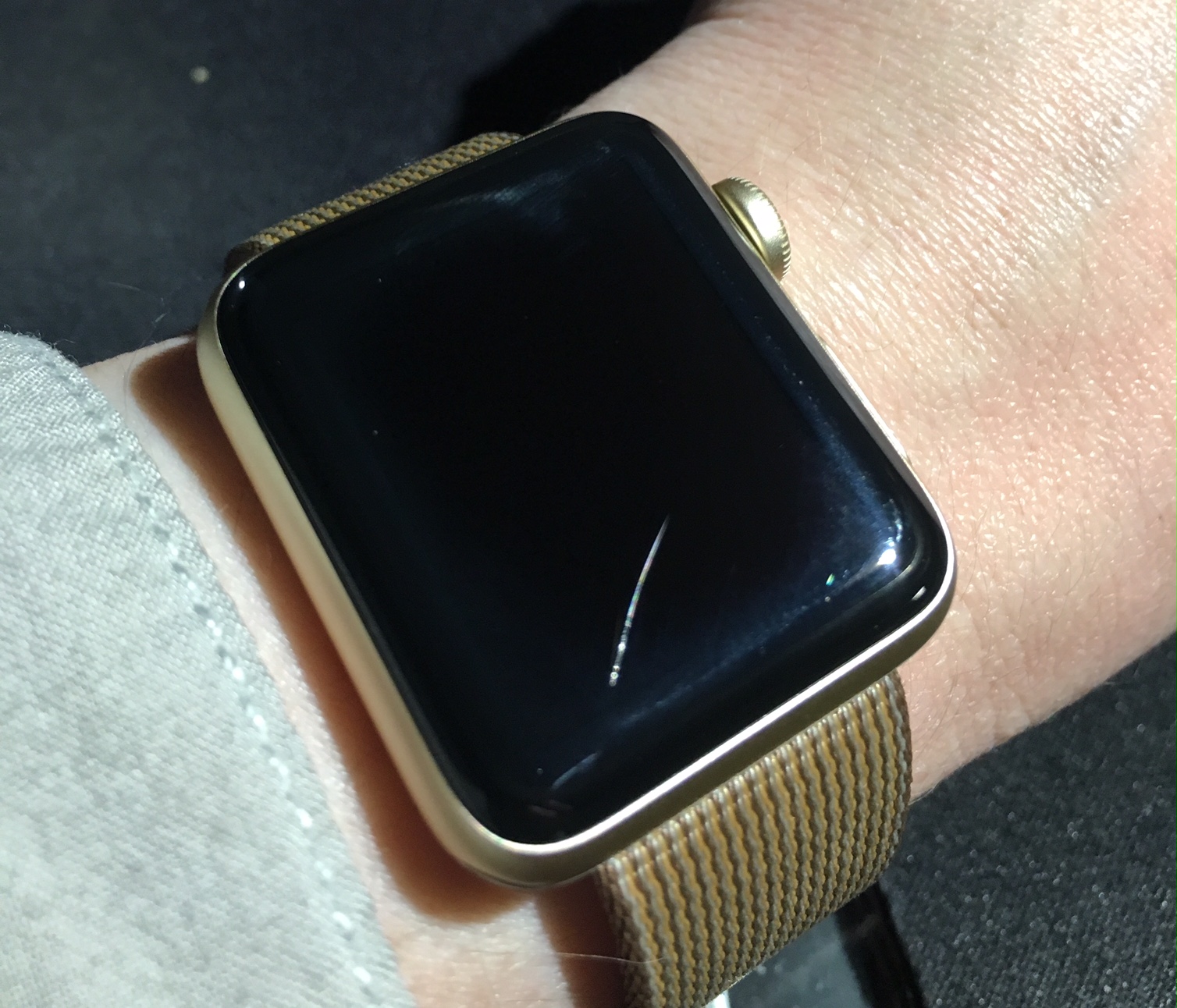 How to remove deep scratches on an Apple Watch screen - Quora