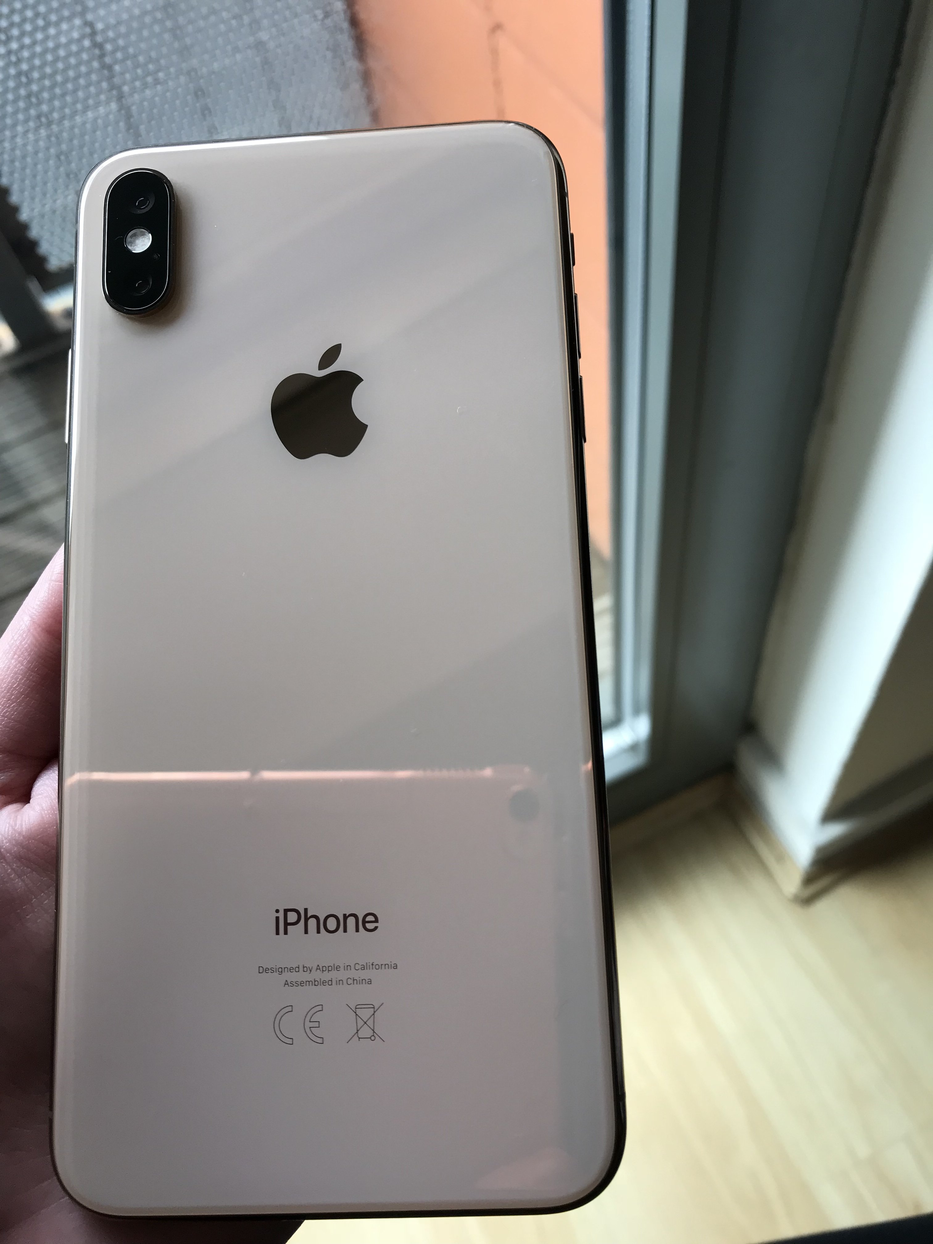 The Gold Xs Max is one of the prettiest iPhones ever. | MacRumors Forums