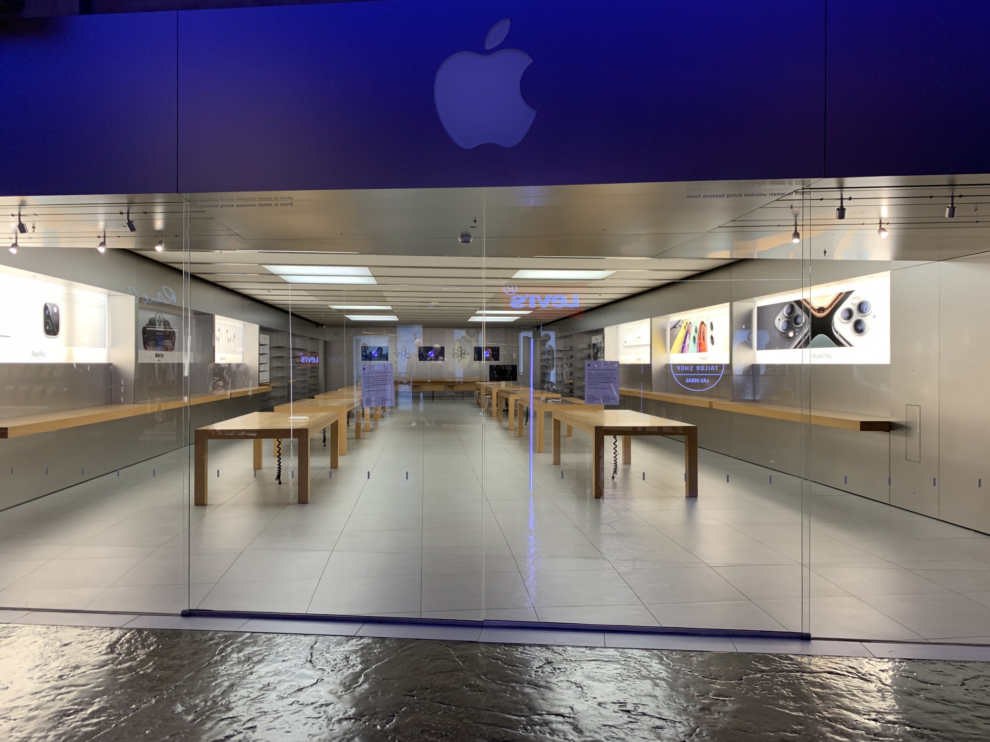 The Forum Shops - Apple Store - Apple
