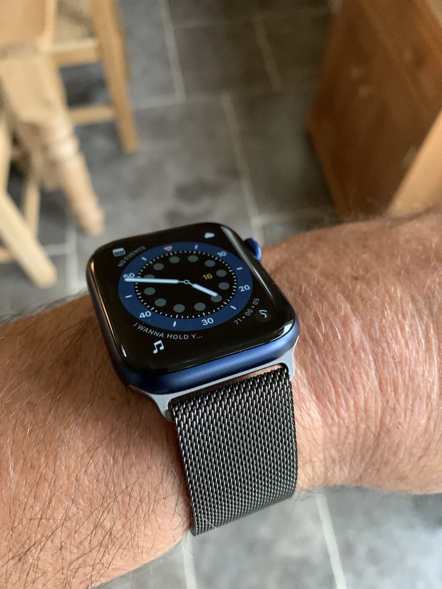 graphite milanese loop 44mm