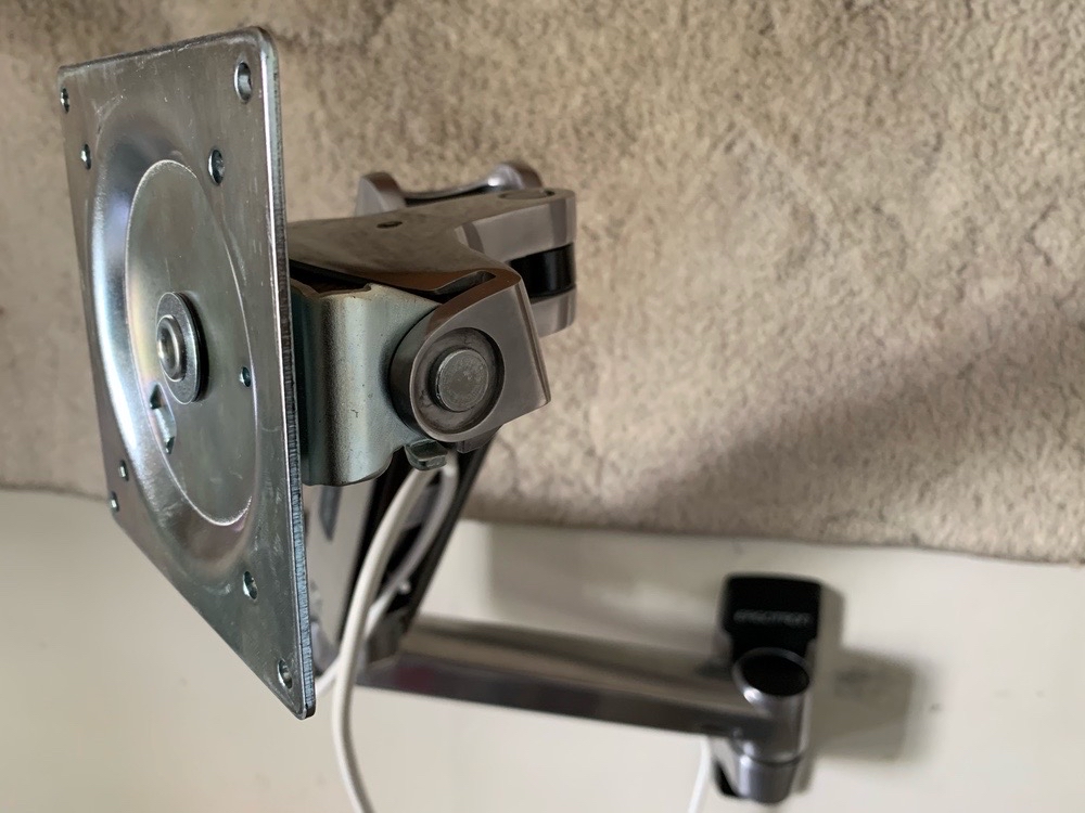 Pro Display XDR with Ergotron VESA wall mount (lots of pics
