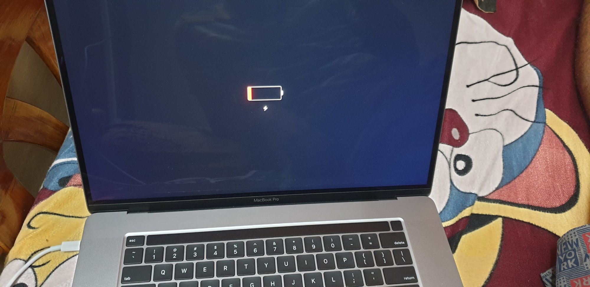 New Macbook pro 16" not charging and not turning on. | MacRumors Forums