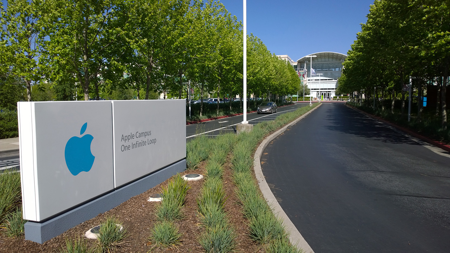 Apple campus (2).jpg