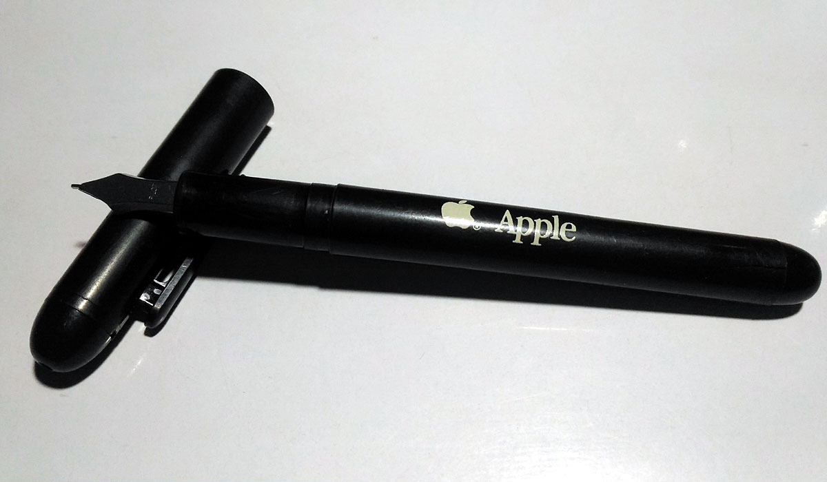 apple-fountain-pen.jpg