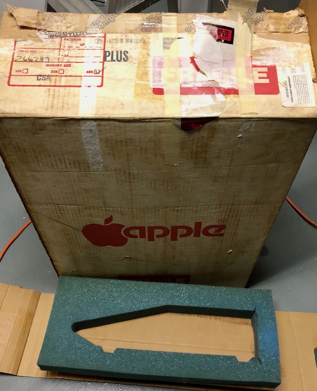 apple ii box.jpeg