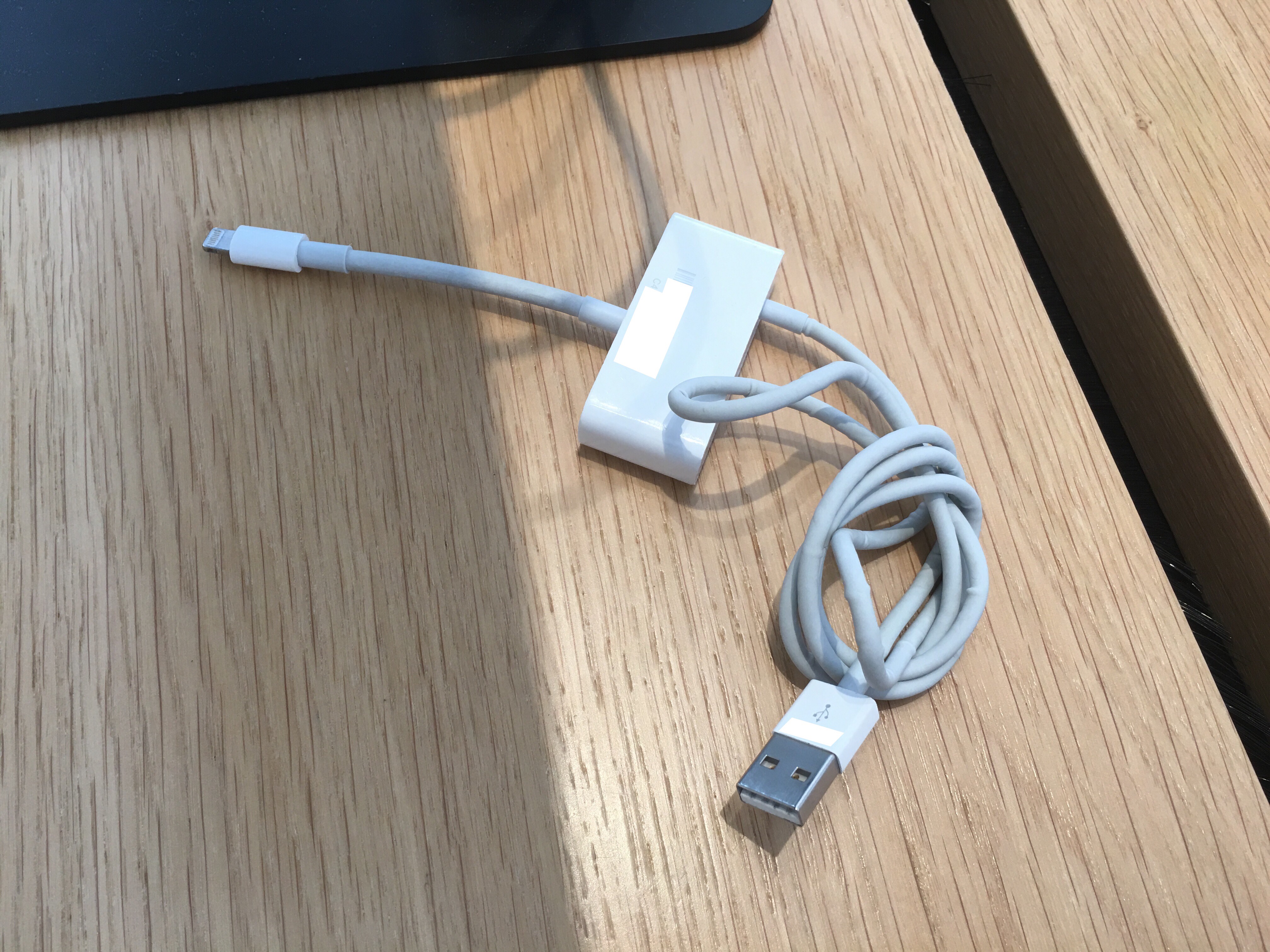 Apple-Store-Device-1.JPEG