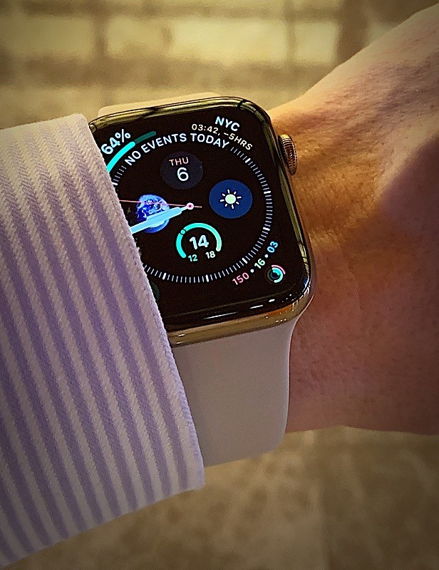 applewatch4-44_gold2.jpg