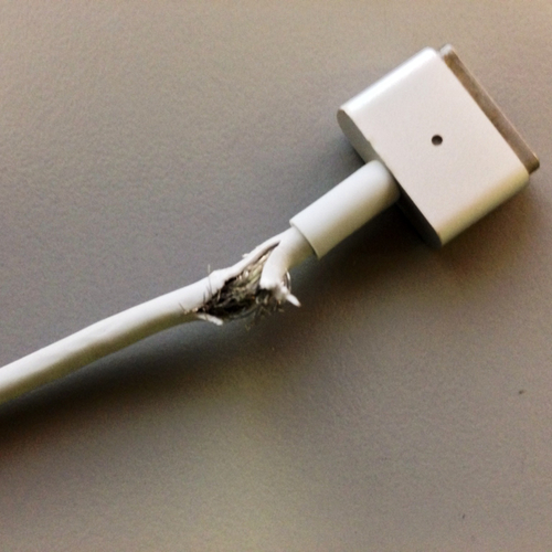 bateria-do-MacBook-nao-carrega-mais-cabo-magsafe-com-defeito.jpeg