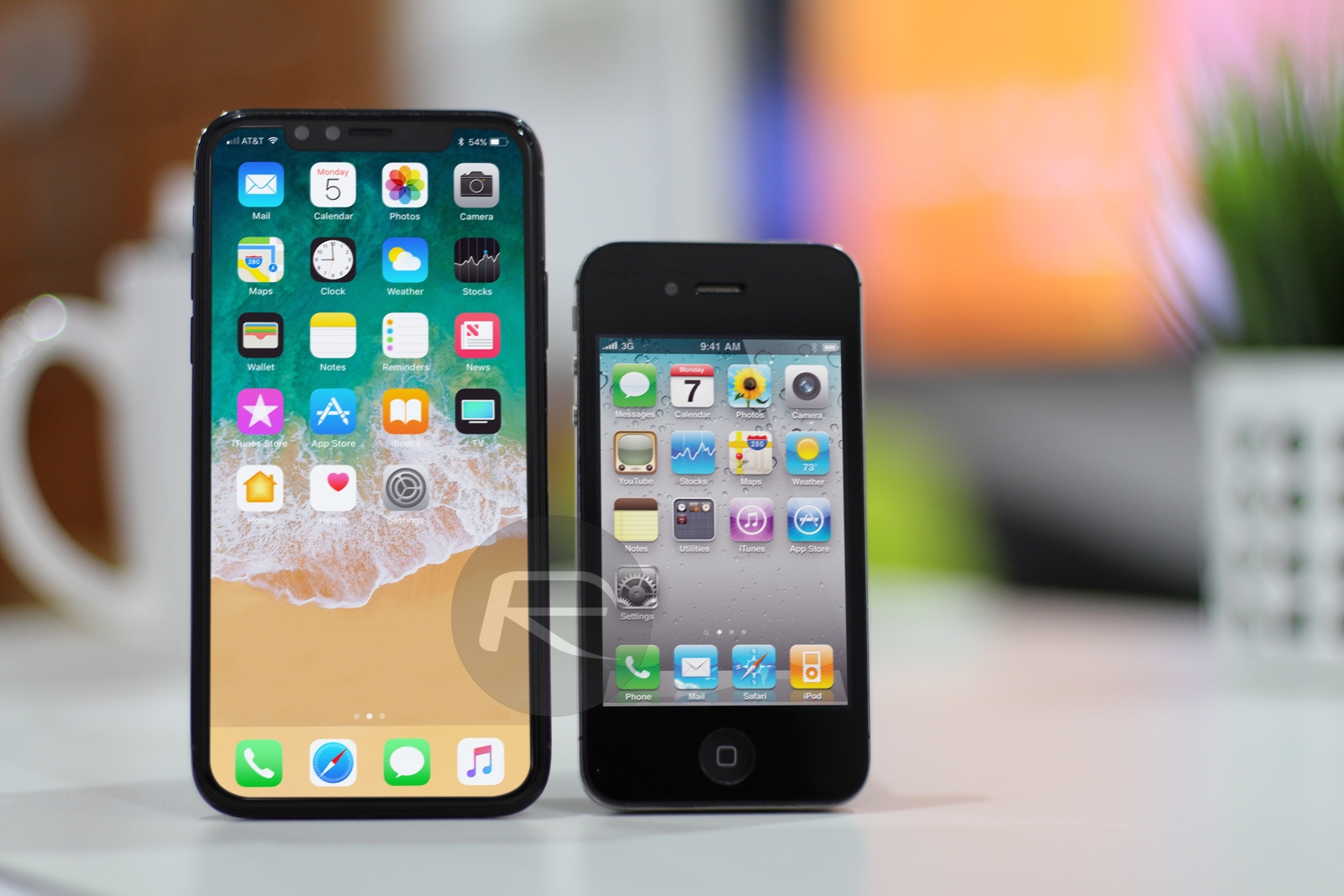 black-iPhone-8-with-iPhone-4-4s.jpg