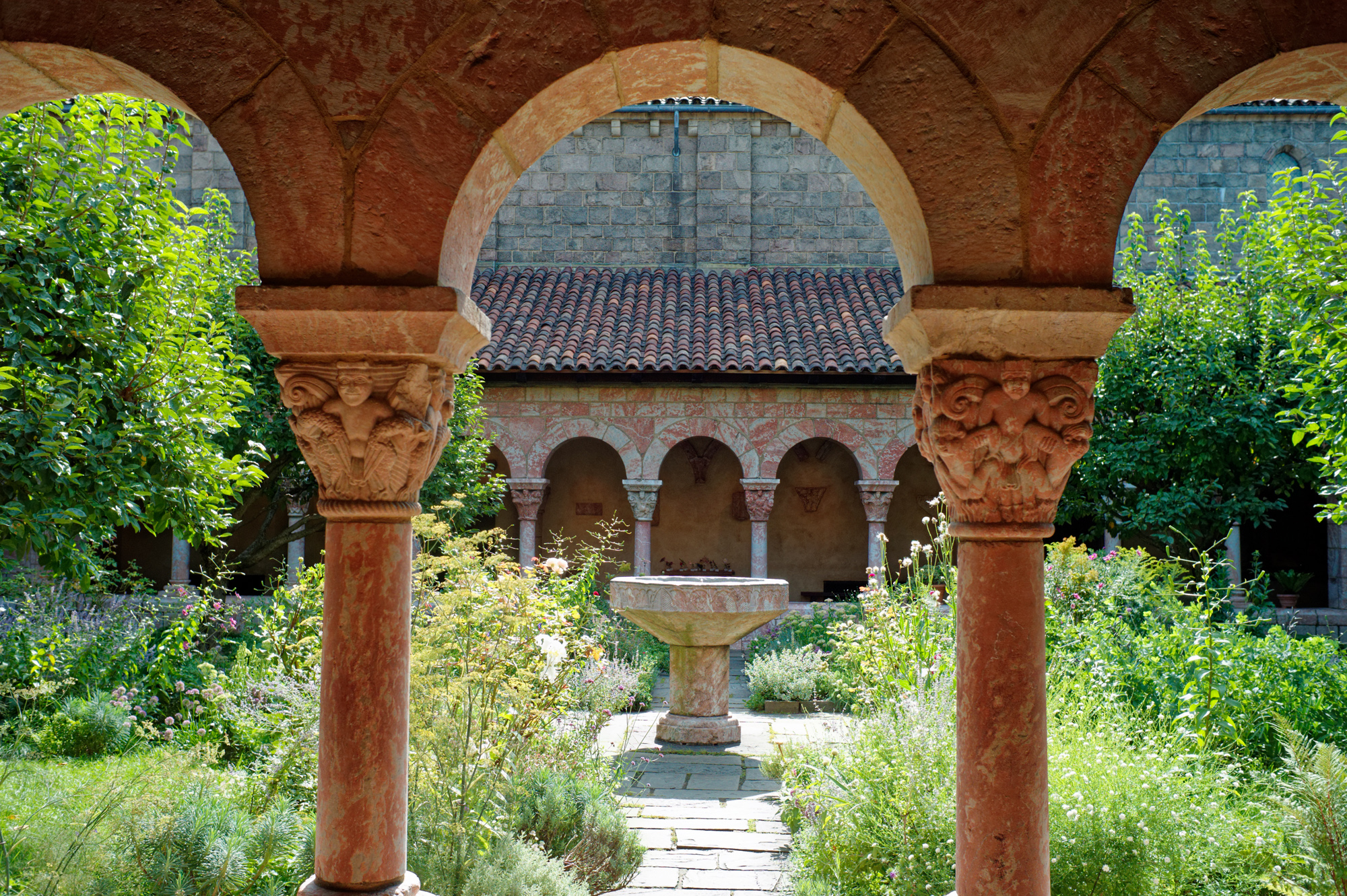 columns22k.jpg