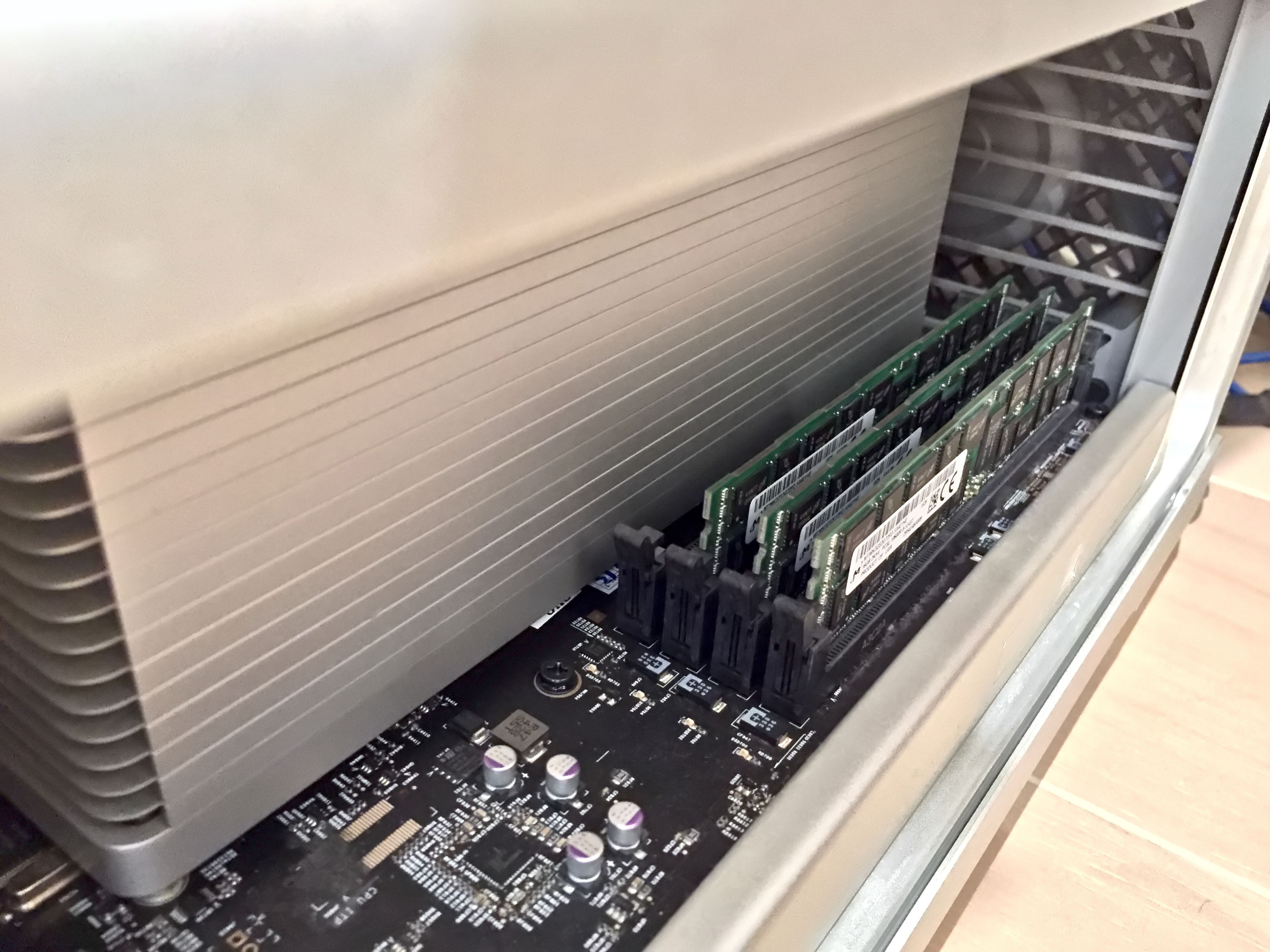 Correct 3 DIMM installation.jpg