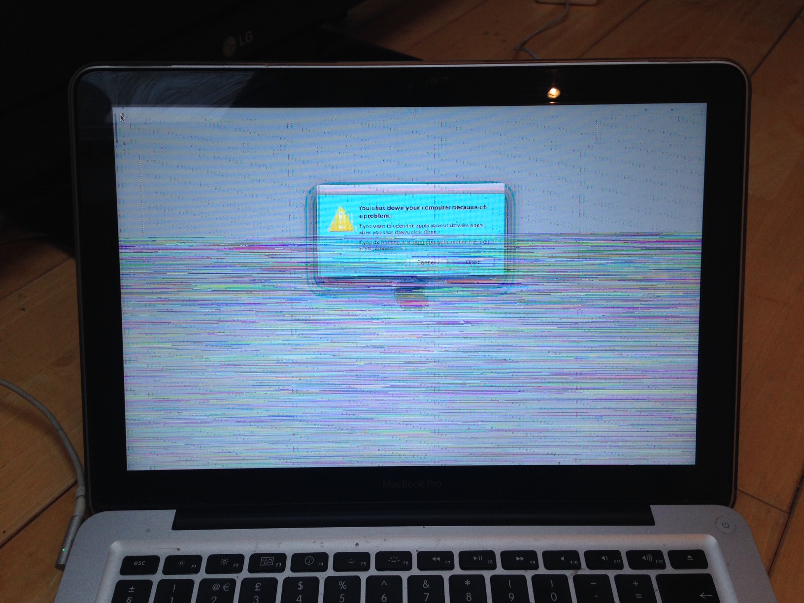 Specs apple macbook pro early 2011 crashes pce164p n03 ver 006