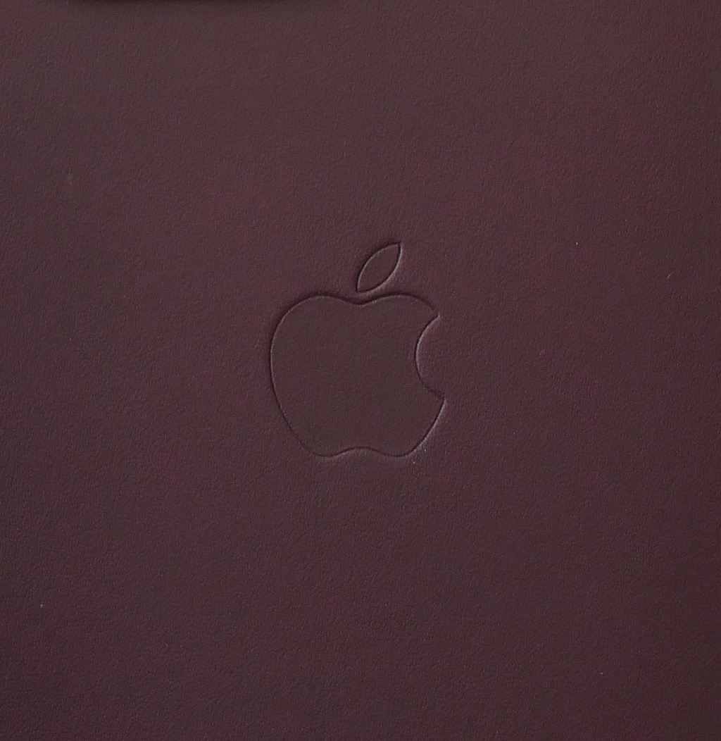 DarkCherry_leather_Apple-9.jpg
