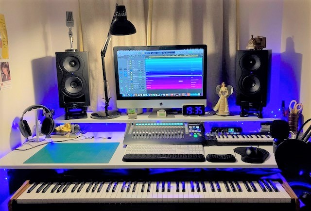 Desk complete.jpg
