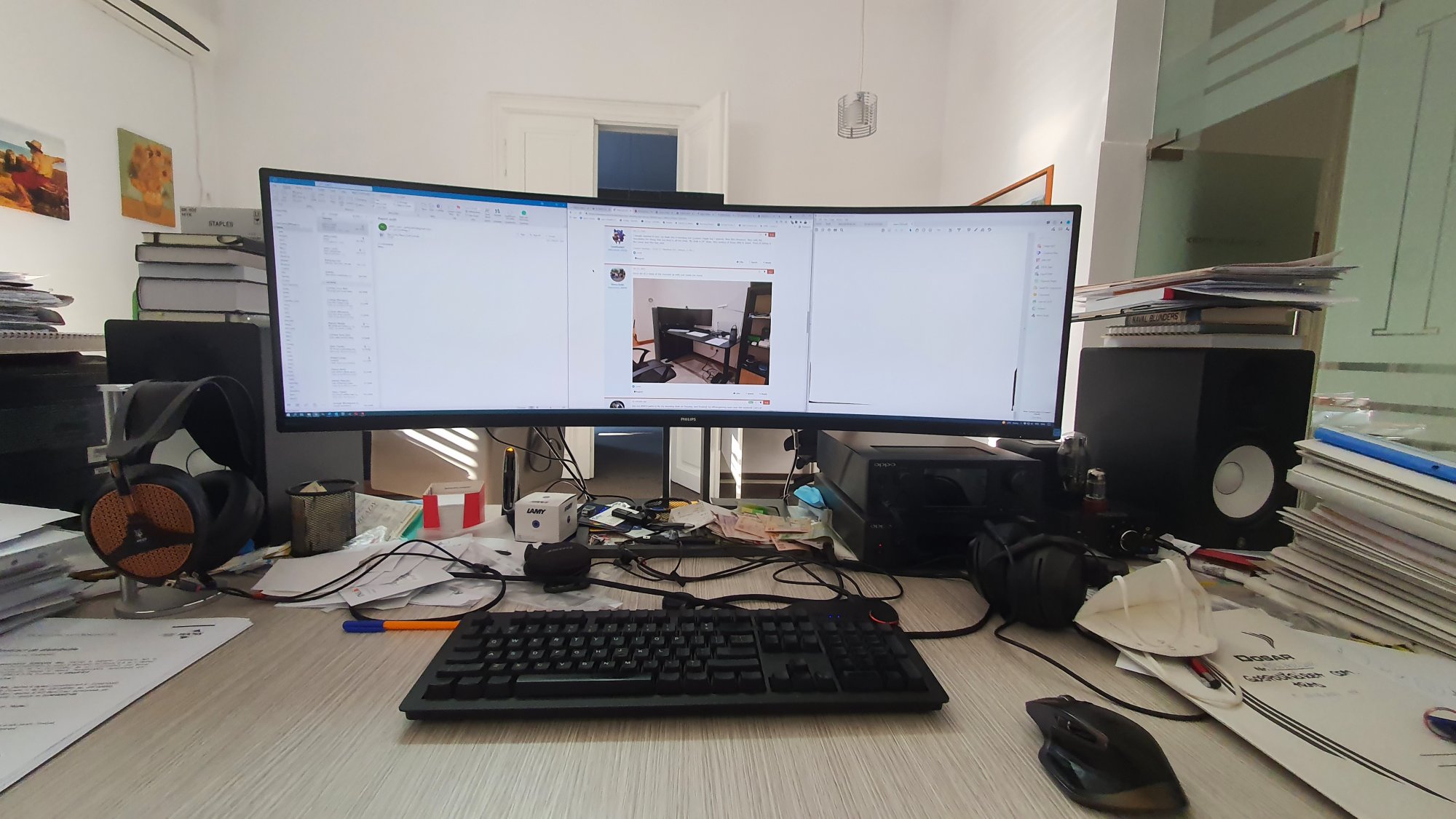 desk.jpg
