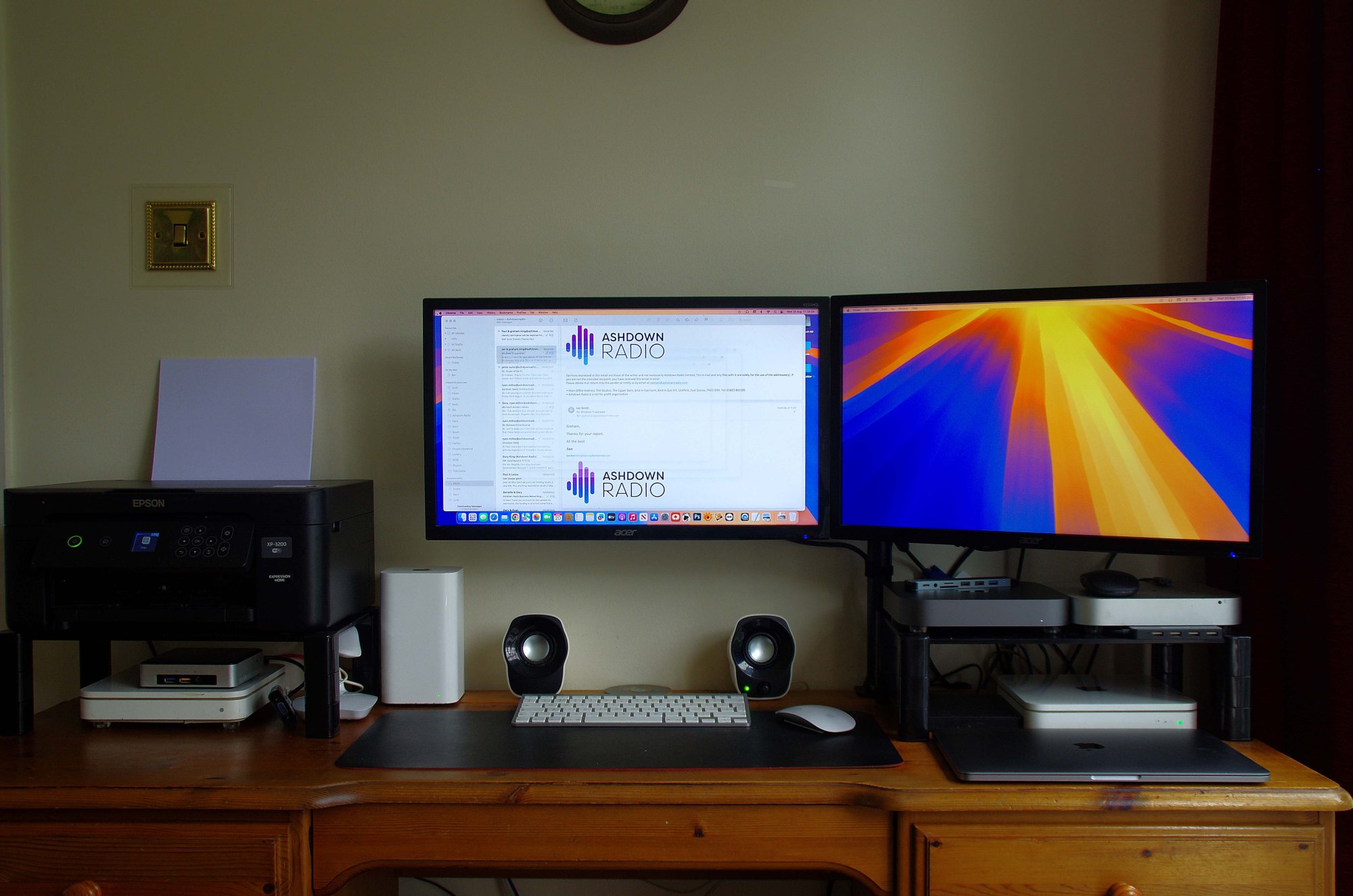 desk.jpg