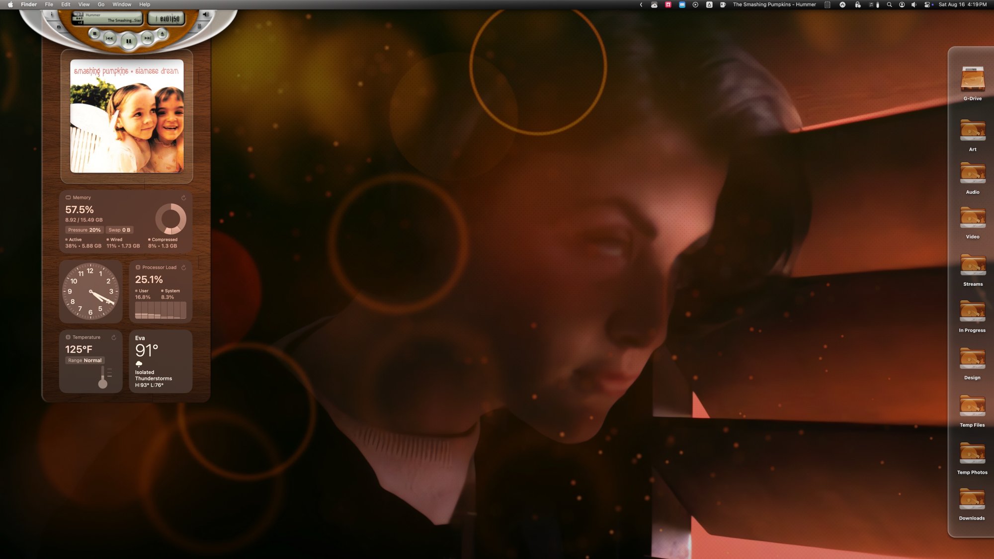 Desktop_8_16X_25.jpg