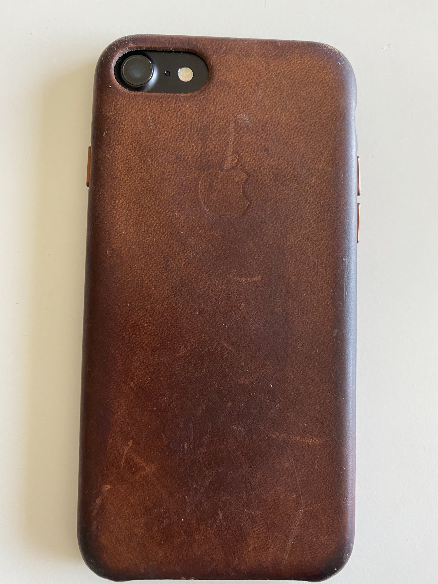 How to get a great patina on your iPhone X leather case - The Verge