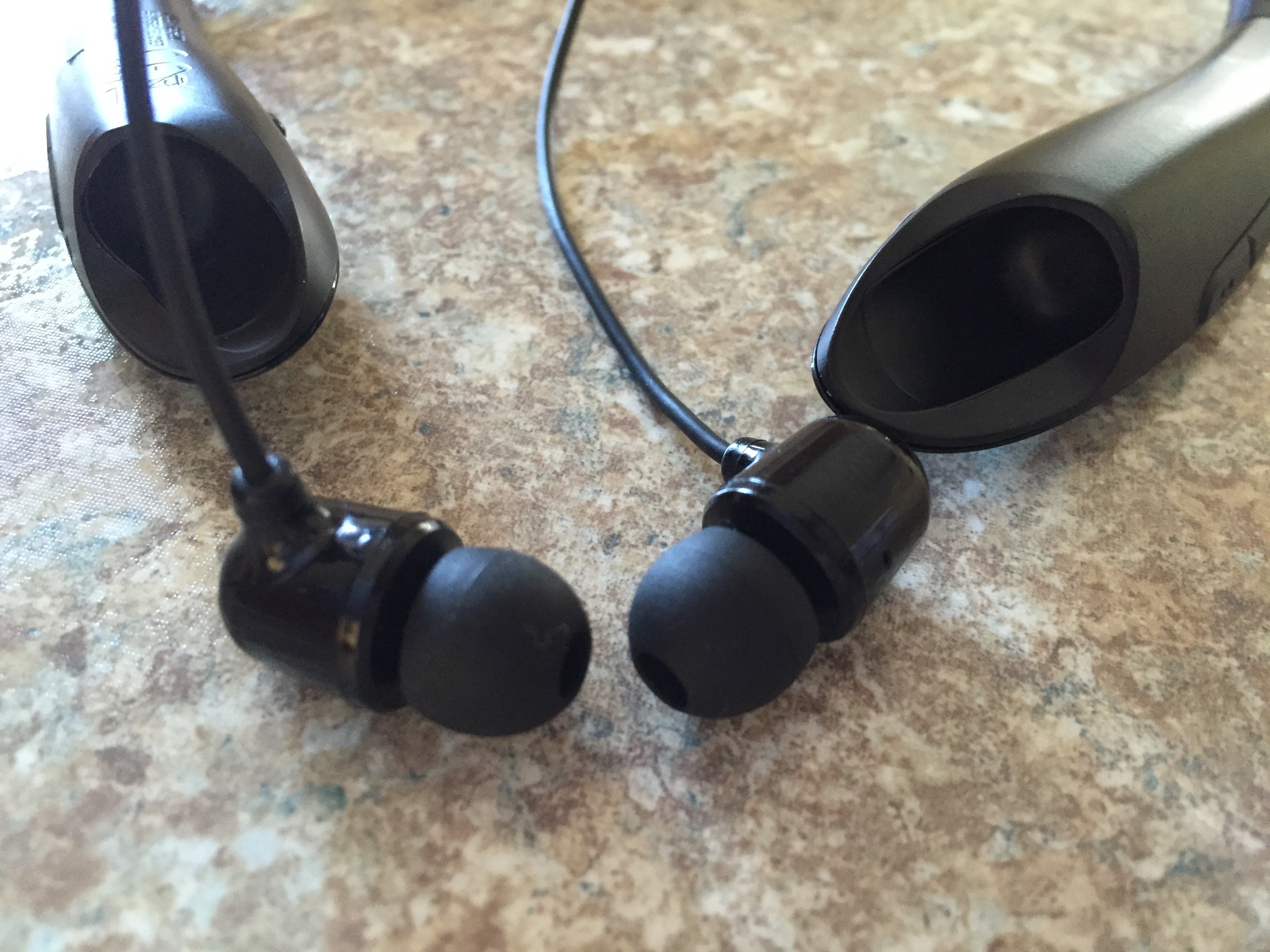 earbuds.jpg