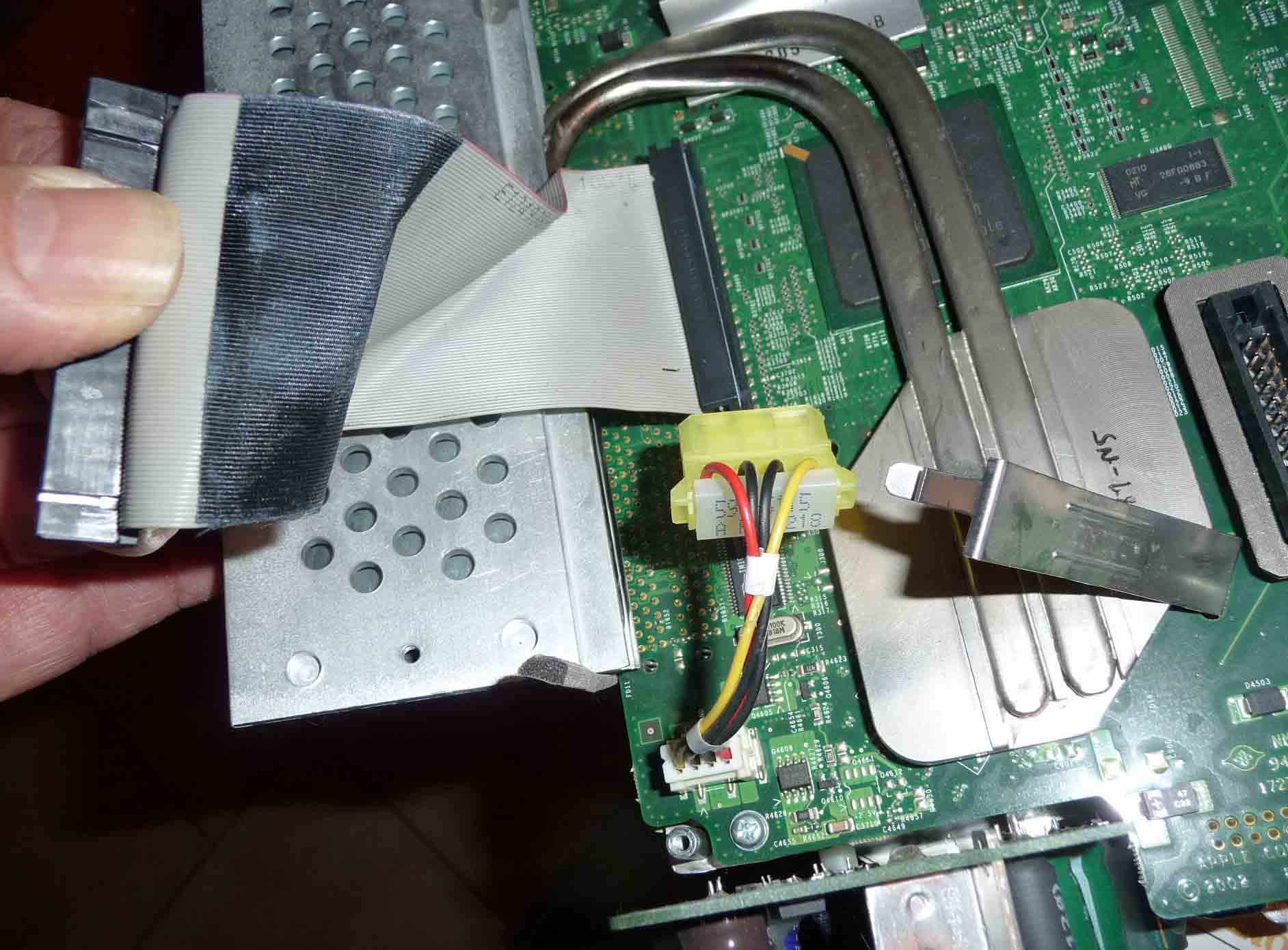 eMac-Refurb13.jpg
