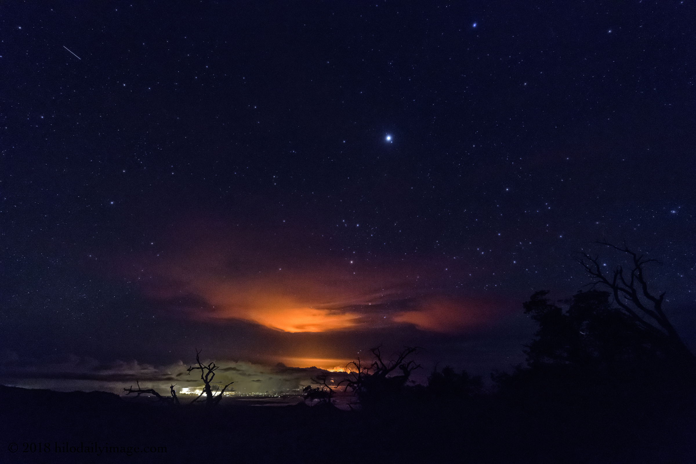 eruption from Kahinahina.jpg
