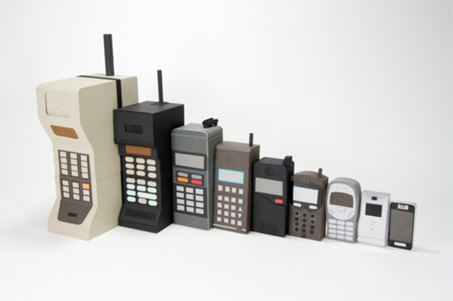 first_cell_phone.png