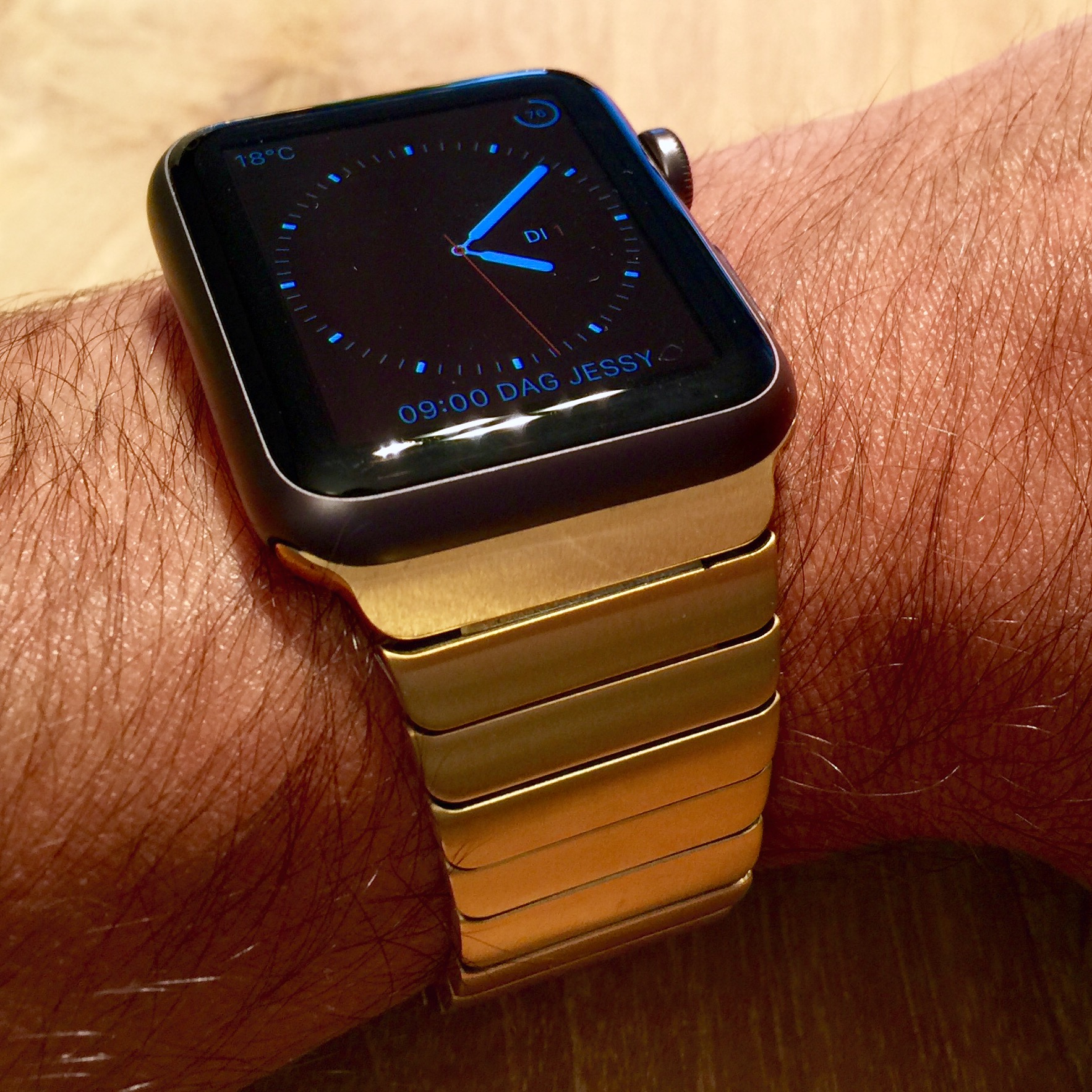 Gold link bracelet.jpg