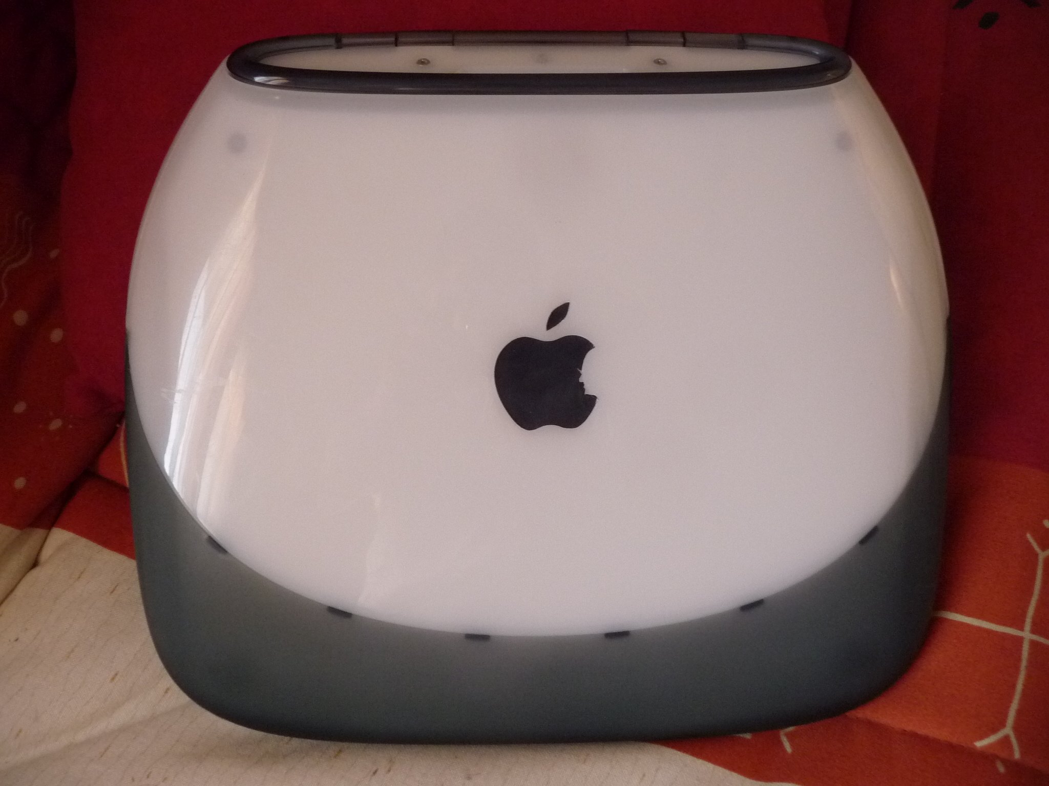 Graphite SE commemorative.jpg