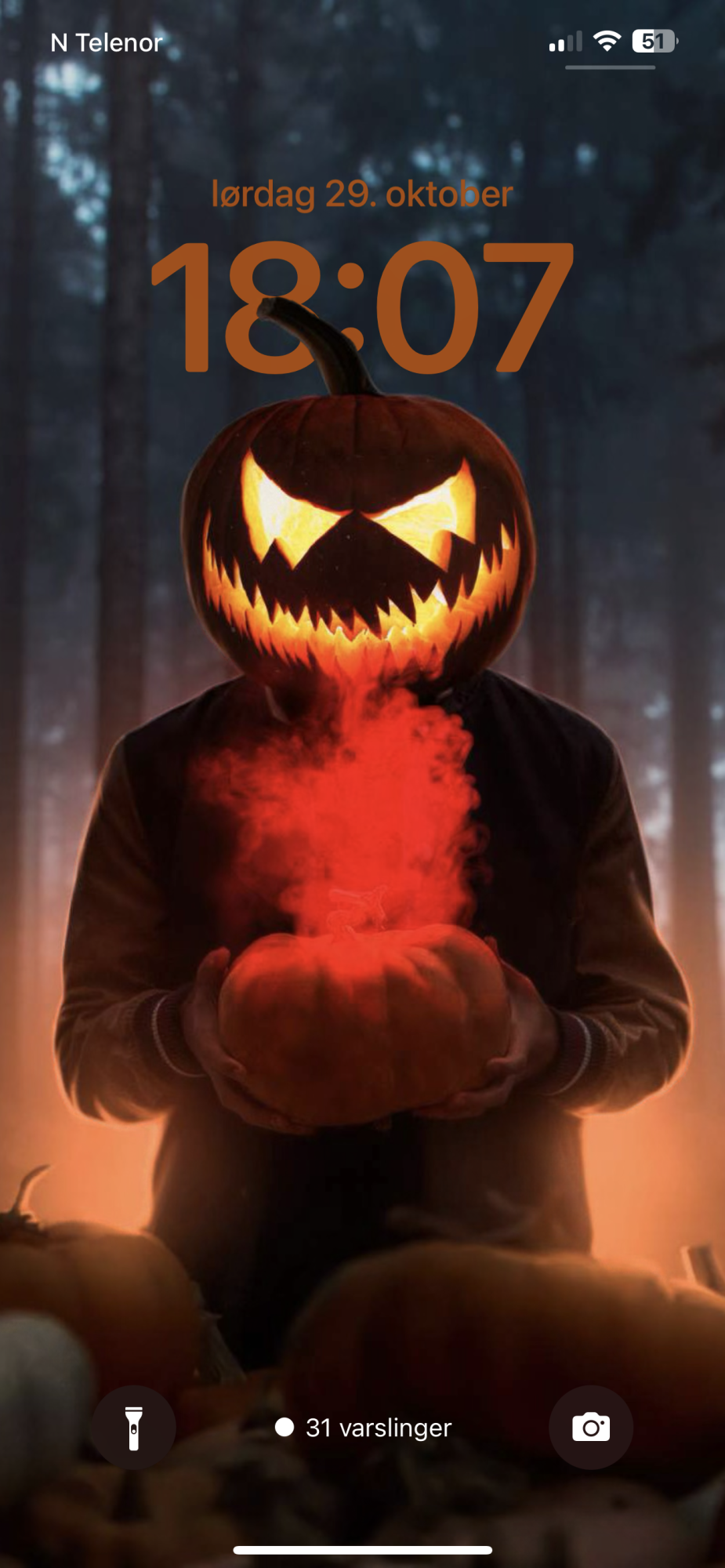 Halloween 2022 lockscreen.png