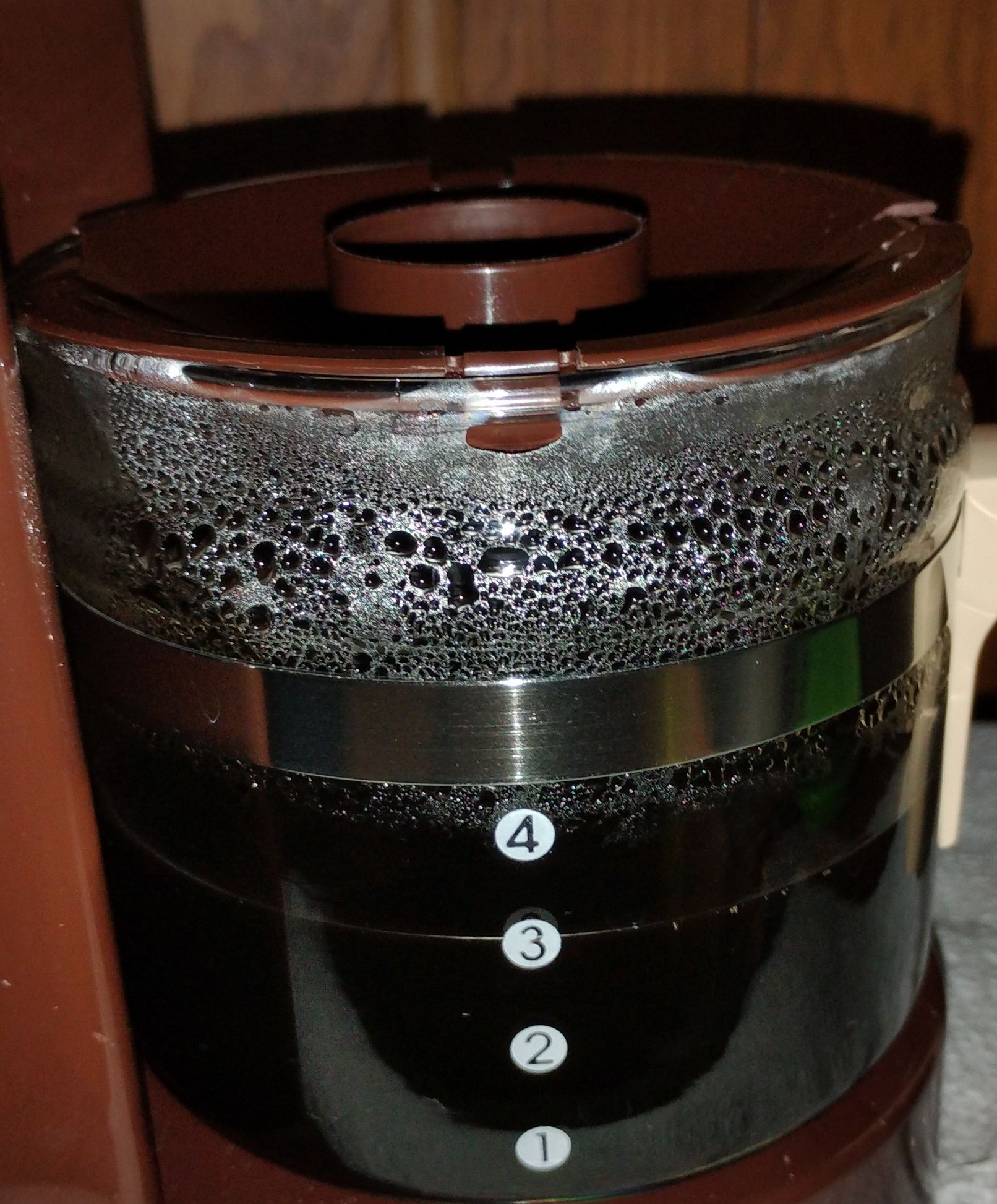 hb-carafe w lid.jpg