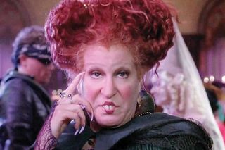 hocus-pocus-cast-bette-midler-1565383089.jpg